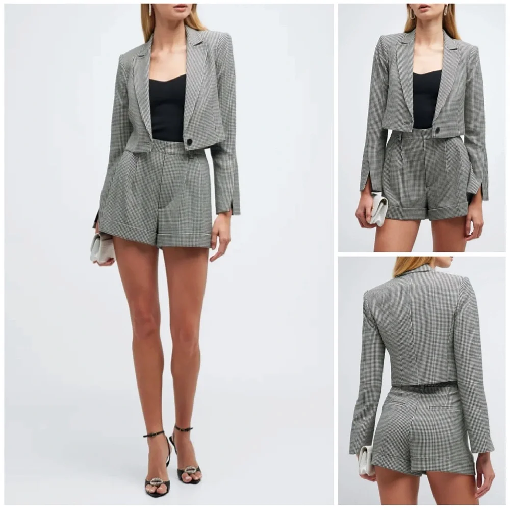 Alice + Olivia Conry Black White Houndstooth Cuffed Shorts